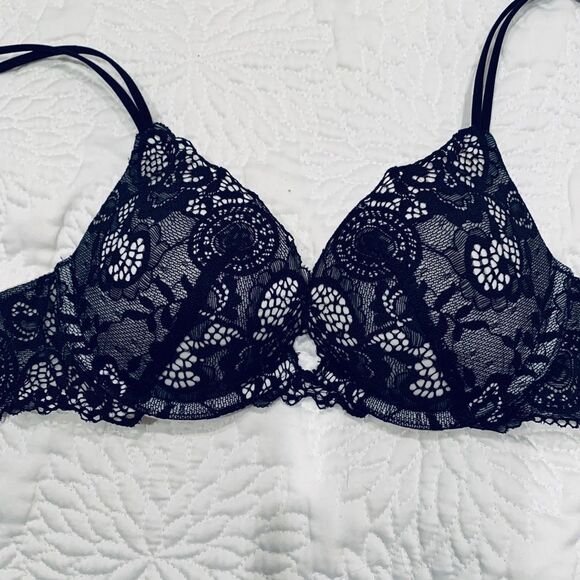Victoria Secret Bra Lacy, Black - Picture 5 of 8